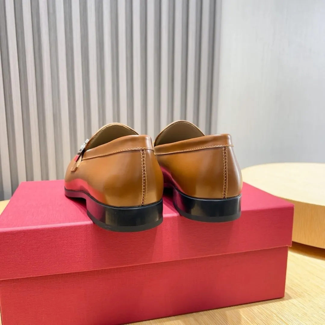 Factory P620💰🔥《Ferragamo》👏Latest•High-end top brand luxury~purchasing agent, top~quality. New fashionable business men's shoes🔜The uppers are made of original open-edge beaded cowhide➕cowhide·lining, with fine workmanship. The original stylish and soft combination wear-resistant and non-slip outsole is light and comfortable on the feet. The real thing looks better in real photos. Size: 38--44